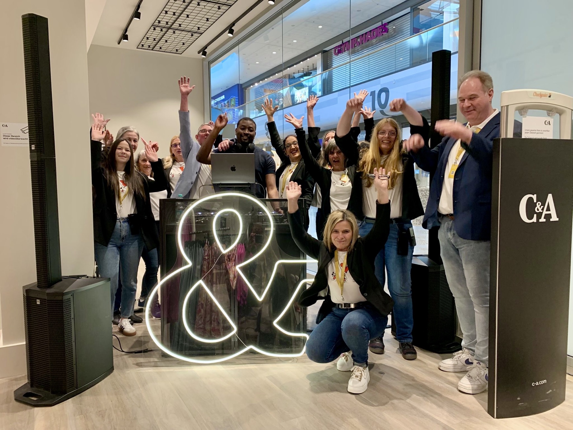DJ Gatien bei einem Store Opening Event